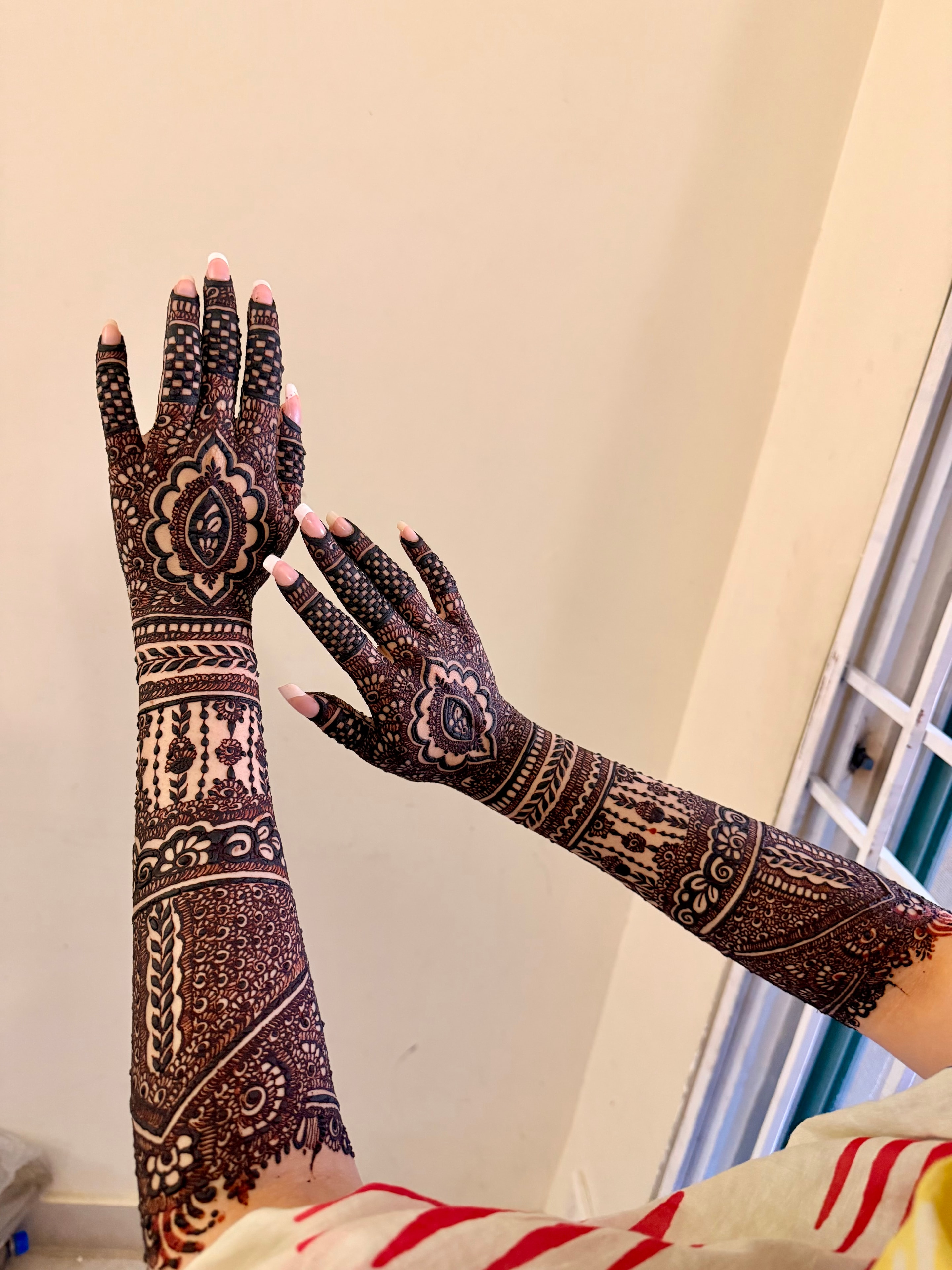 Arabic style bold floral henna