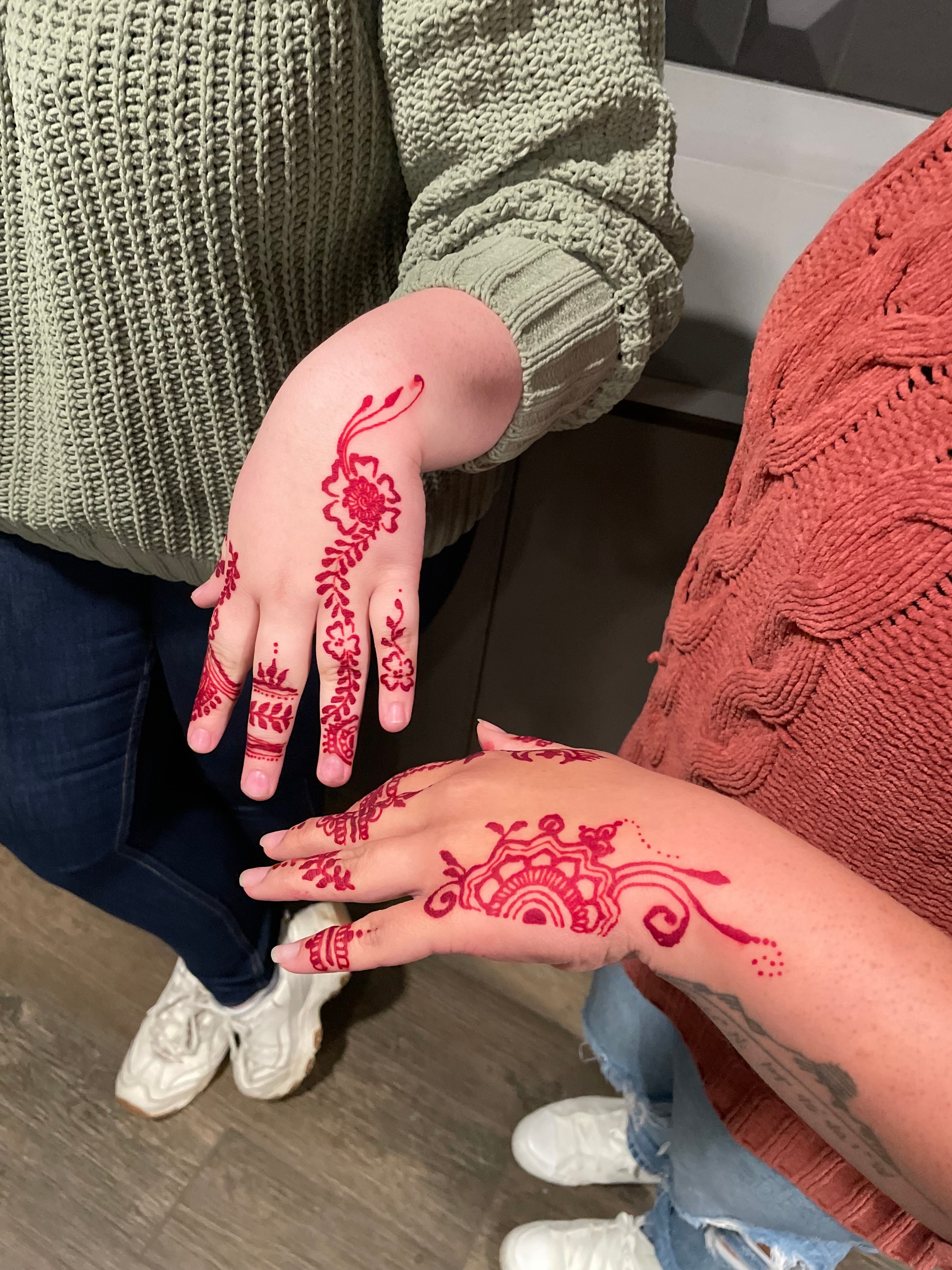 Simple henna for party event